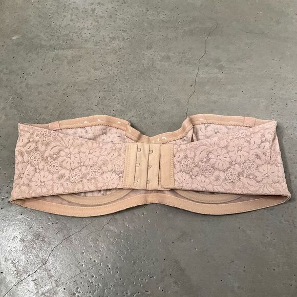 Wacoal Halo Lace Strapless Bra - Picture 3 of 5